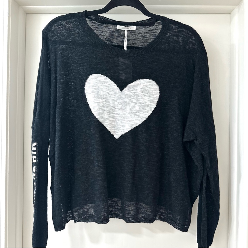 StitchDrop Black Lightweight “Love is in the Air” Heart Sweater, Size Large